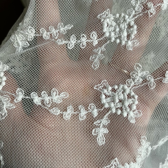 Blue Asphalt Vintage Off White Lacy Sheer Top Size Medium - Picture 10 of 10